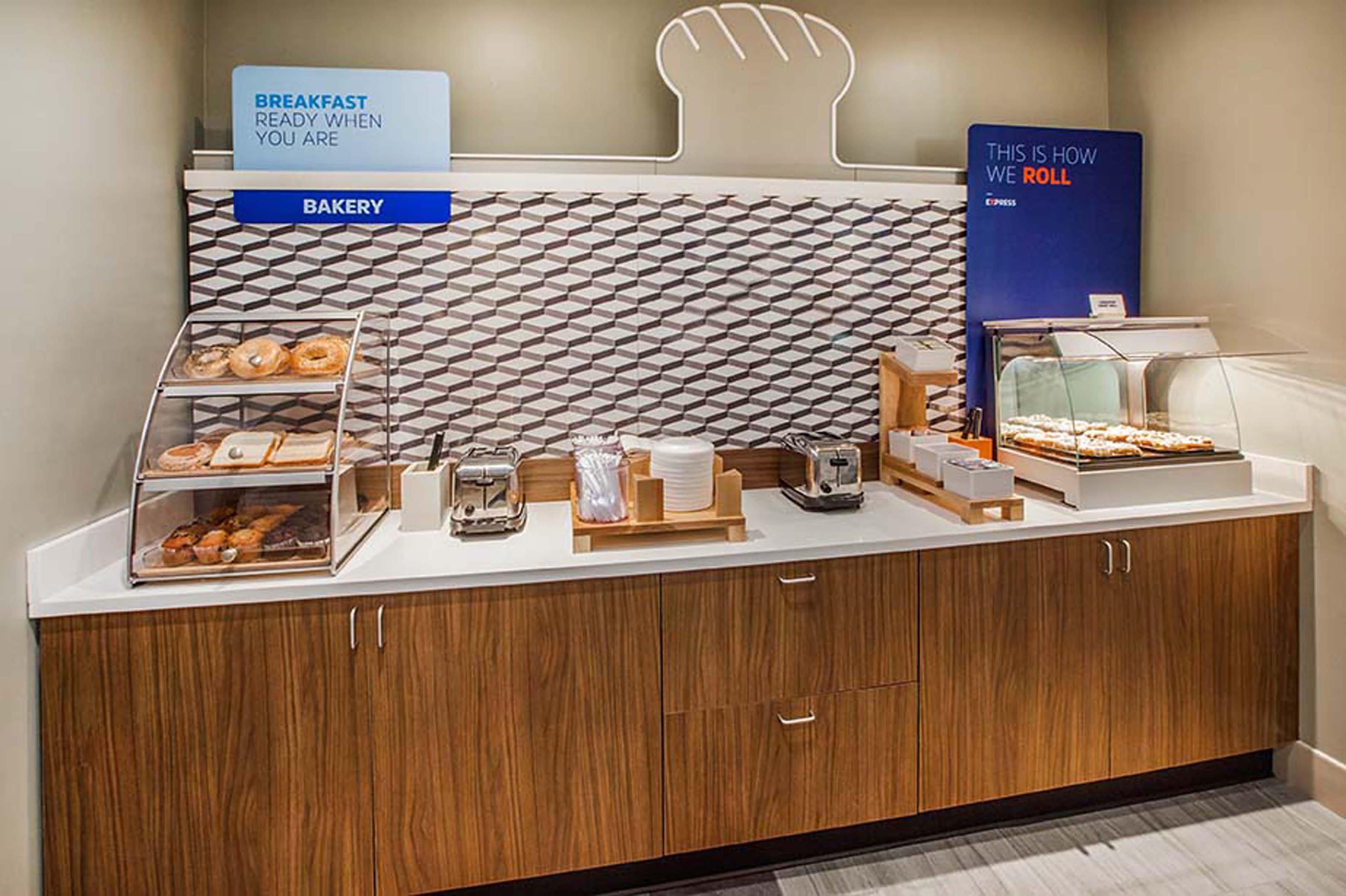 Holiday Inn Express Fullerton-Anaheim By Ihg Exterior foto