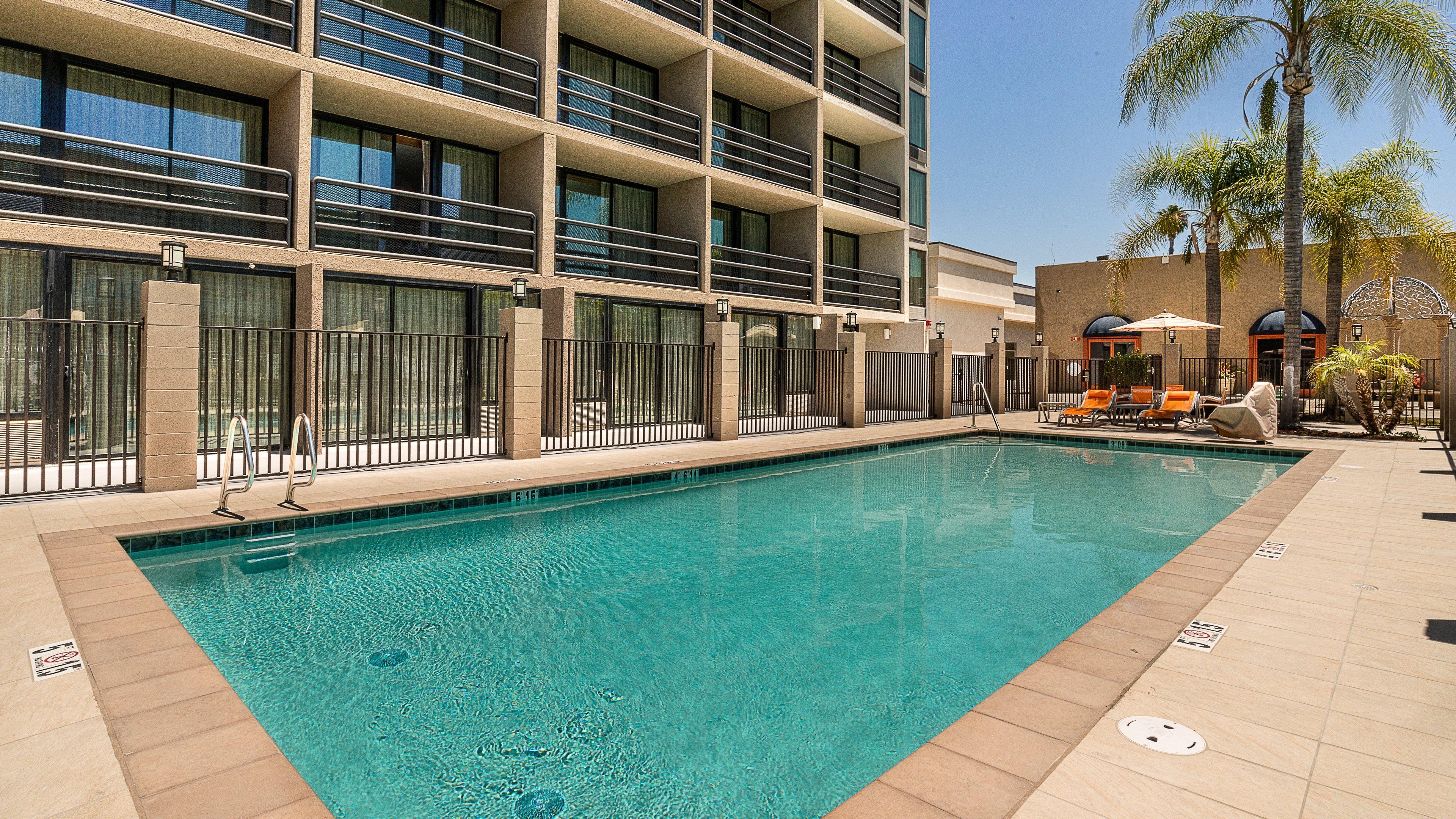 Holiday Inn Express Fullerton-Anaheim By Ihg Exterior foto