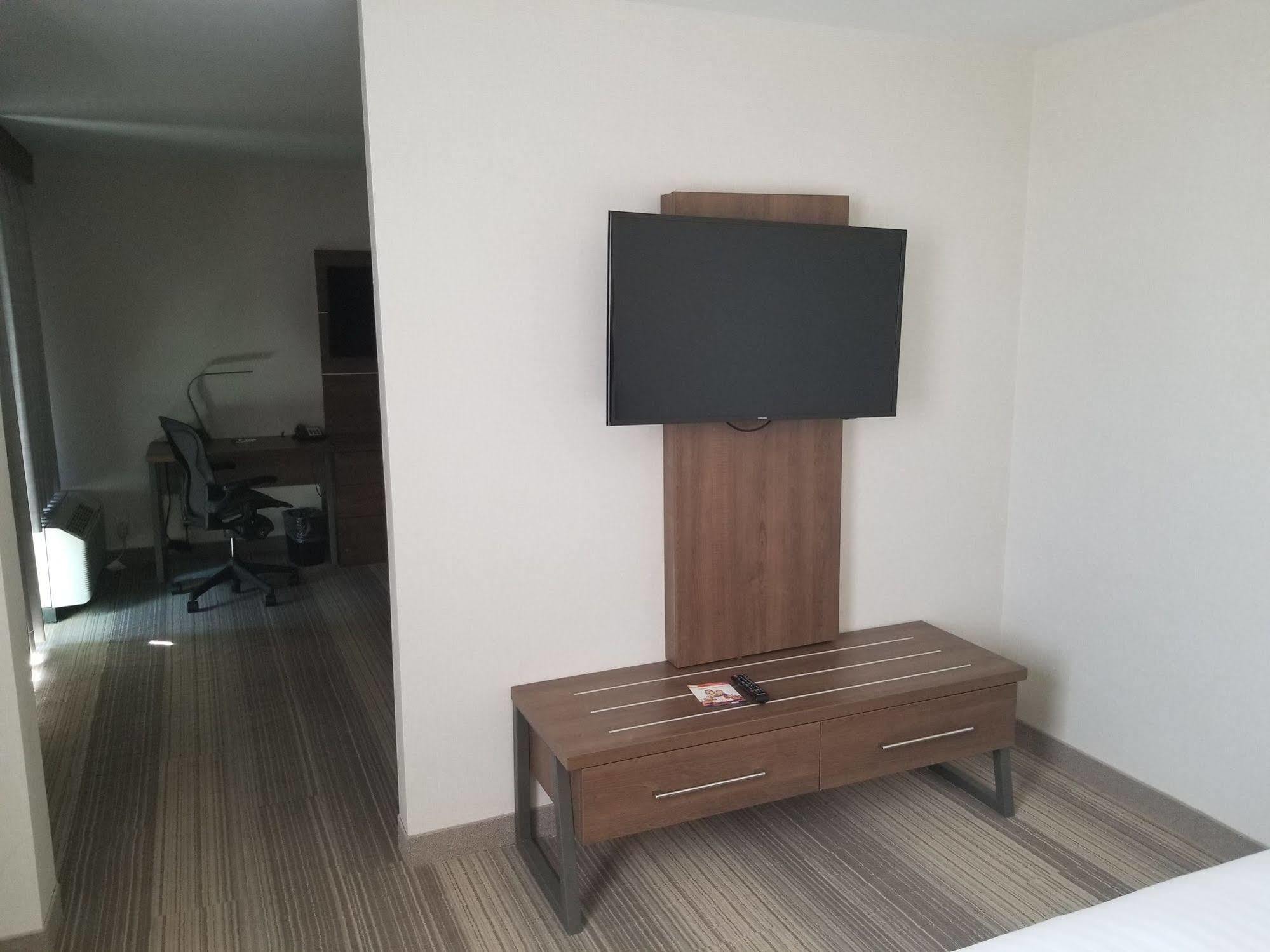 Holiday Inn Express Fullerton-Anaheim By Ihg Exterior foto